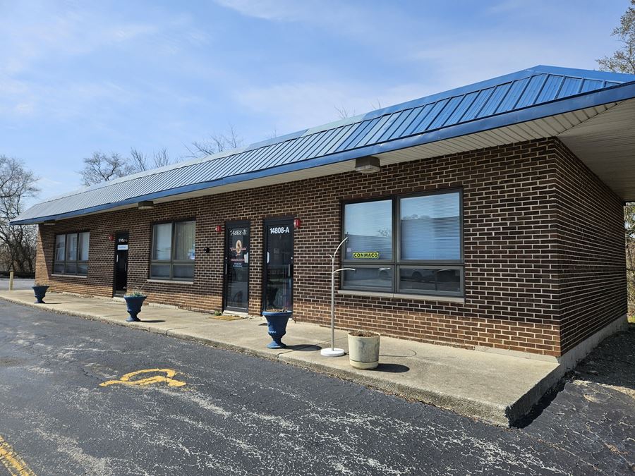 10-Unit Oak Forest Office + Retail Building | A Two-Building Portfolio