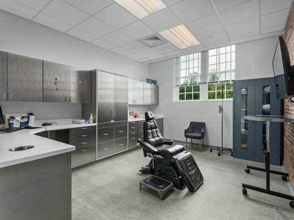 4 Vanderbilt Dr. Ste. 210