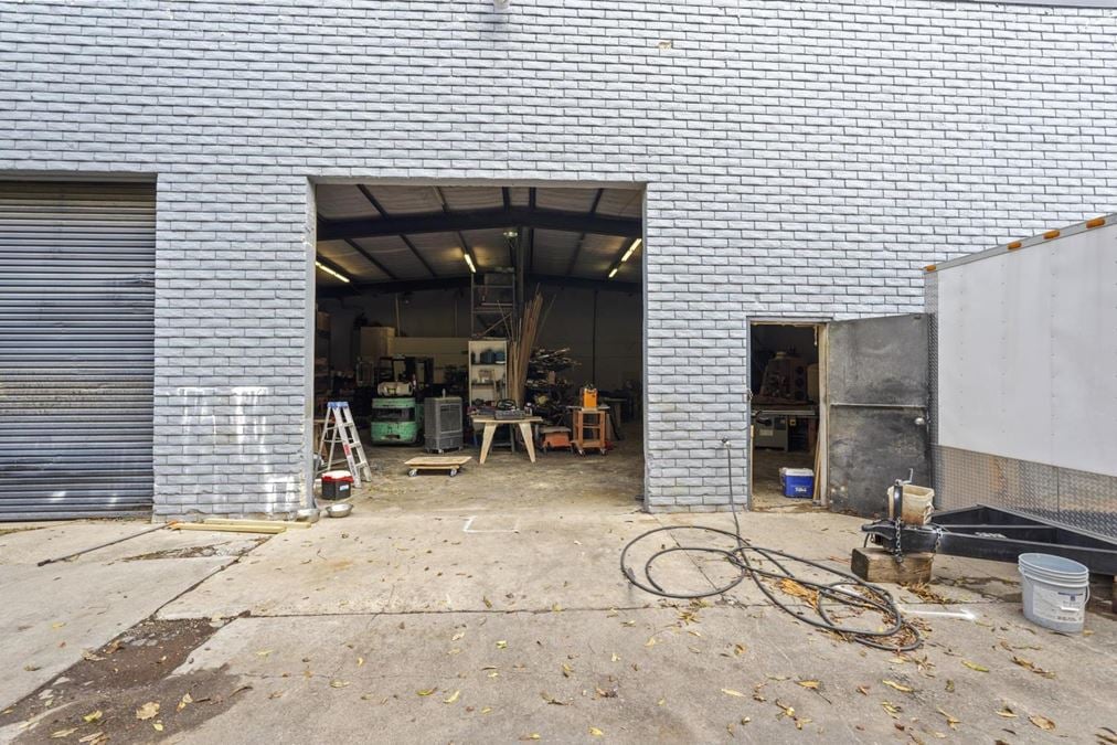±3,900 SF Warehouse for Lease in Dallas, TX