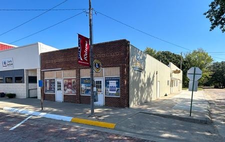 Retail space for Sale at 106 E 4th St in Washington