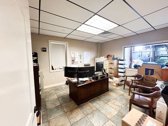 Turnkey Shop, Office & 3.28 AC Yard