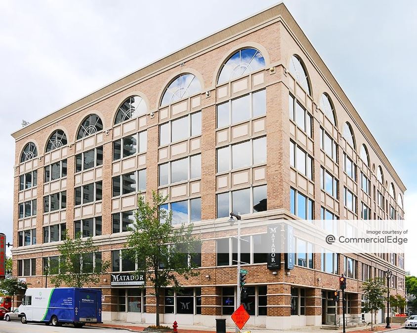 Riverfront Plaza 1104 North Old World 3rd Street, Milwaukee, WI