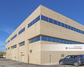933 North Mayfair Road