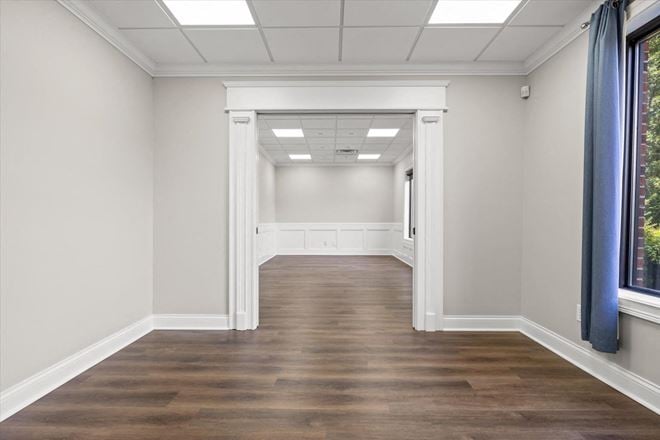 2 Executive Suites 