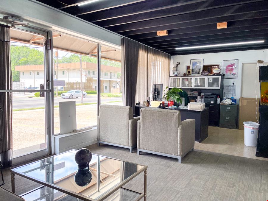 Income-Producing Street Retail in the Heart of Mid City