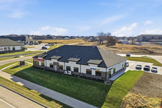 7410 SUNCREST DRIVE