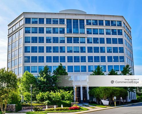 Overlook Towers at Dulles Corner