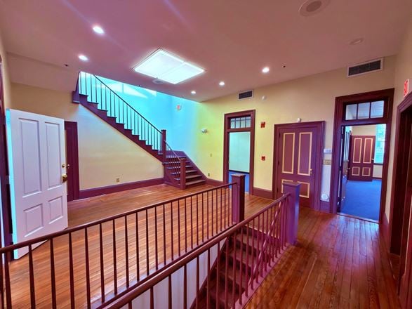 961 Broad St. Executive Office Space