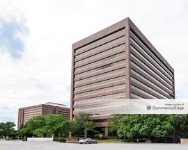 Hamilton Lakes Business Park - 500 Park Blvd