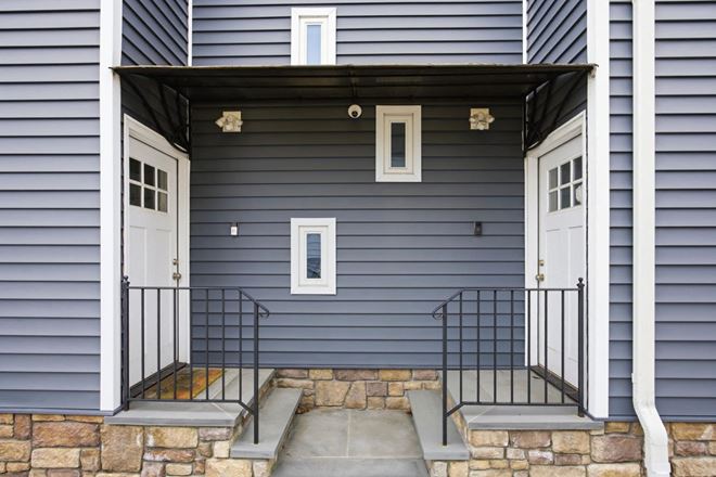 96 Coale Ave