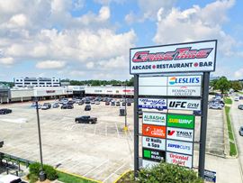 Lake Sherwood Shopping Center: Retail Space at Highly-Visible Intersection