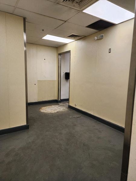 105      Space Photo Gallery 8