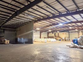 ±19,656 SF Office/Warehouse With Dock High Access
