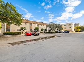 610 & 622 NE 1st Ave