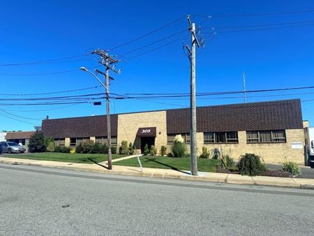 Industrial space for Rent at 305 Suburban Ave in Deer Park