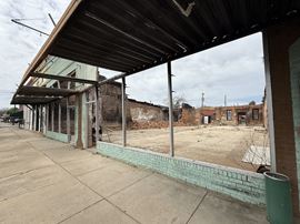 209 E Main St