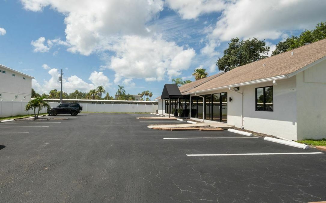 2501 South Tamiami Trail