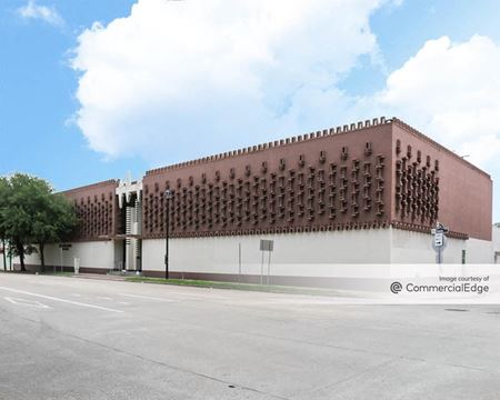 Photo of commercial space at 3333 Fannin Street in Houston