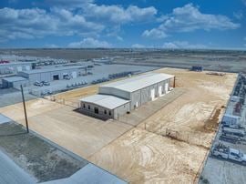 Industrial Shop/Office w/Wash-Bay on 2.45 Acres