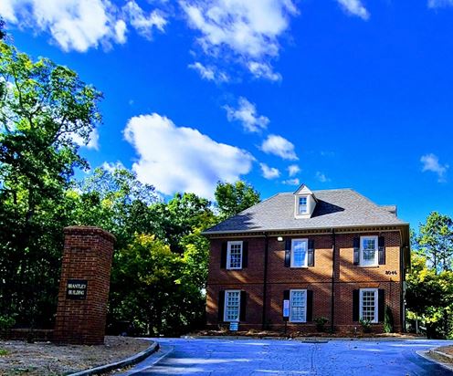 8046 Roswell Rd