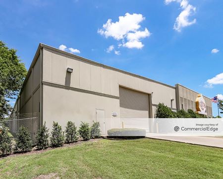 Industrial space for Rent at 2248 Live Oak Street in Commerce