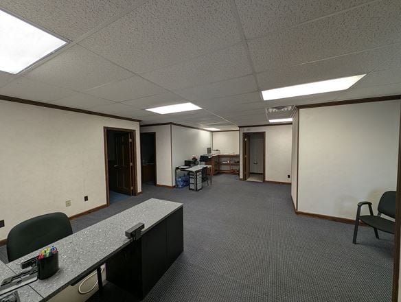 1605 W Candletree Dr Suite 107