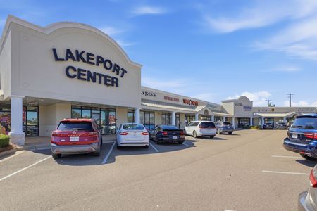 Retail space for Rent at 4225 Lakeland Drive in Flowood