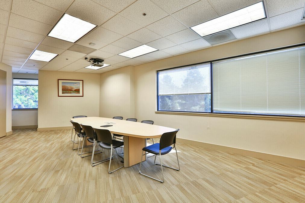 ±6,400 SF Office/R&D Sublease
