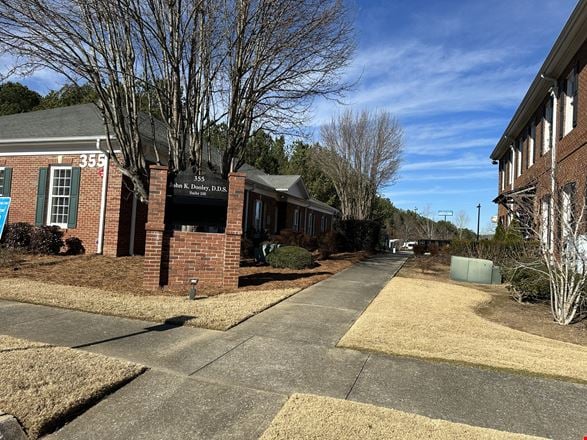 2653 sf for Lease - Can Subdivide