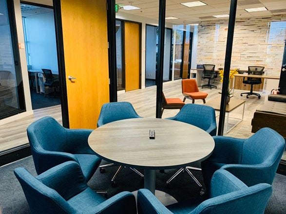 Circle Hub - 1300 Eastman Avenue