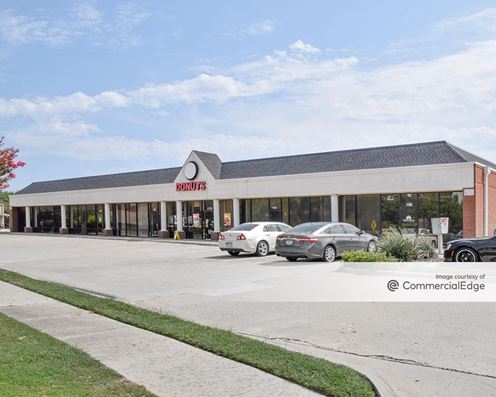 Lake Park Plaza
