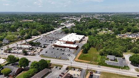 Retail space for Rent at 2131 Woodruff Rd in Greenville