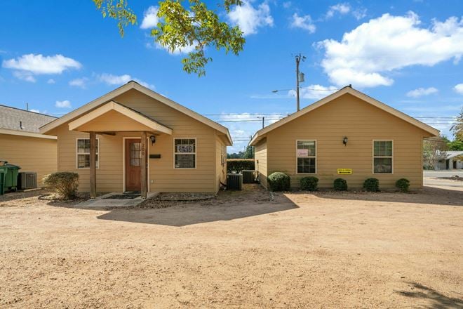 916-930 E Blanco Rd | Boerne Office Portfolio