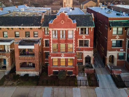 Multi-Family space for Sale at 5017 South Drexel Boulevard in Chicago