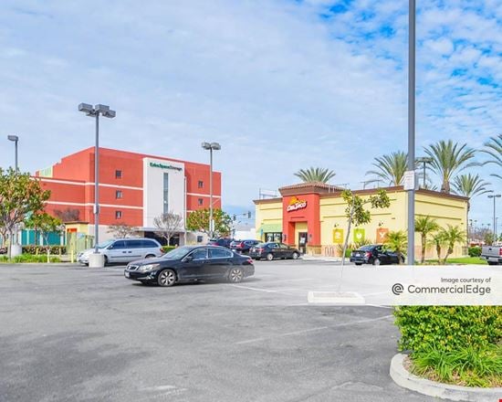 Long Beach Towne Square