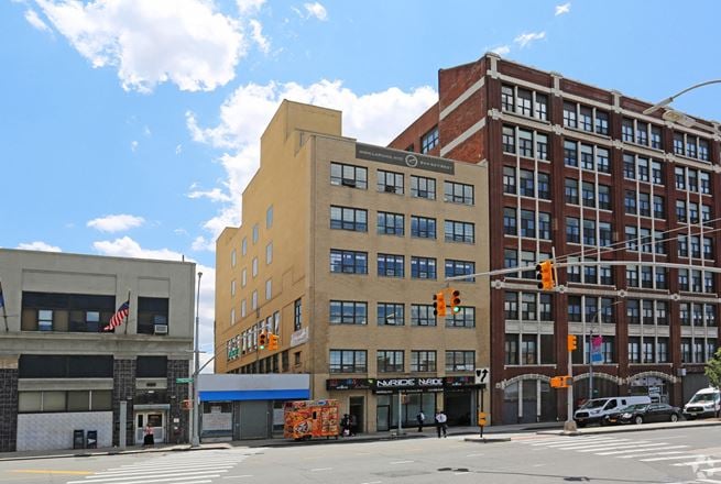 Flex Space space for Rent at 33-24 Northern Boulevard in Queens