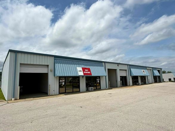 WAREHOUSE SPACE FOR LEASE IN NIXA