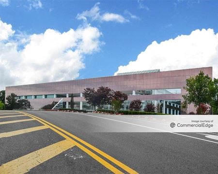 Office space for Rent at Islandia Pavilion in Islandia