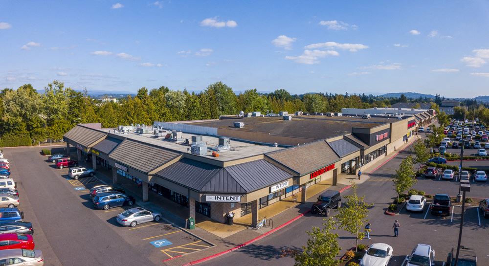College Square Shopping Center 2830 NE Hogan Road, Gresham, OR Retail Space