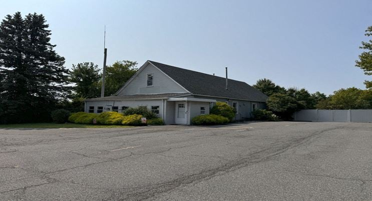 ±3,000 SF Retail Former Doggie Day Care for Sale