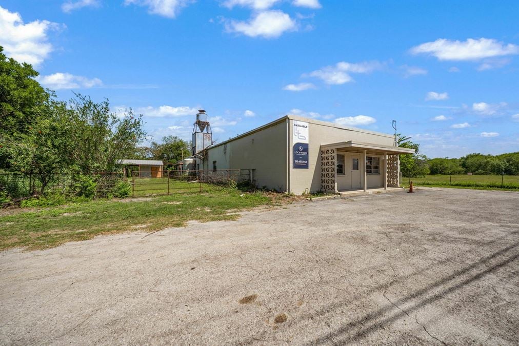 992 E Southcross Blvd