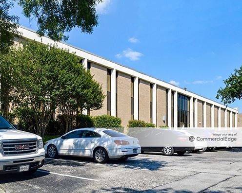 CENTERVIEW CROSSING - BURNET BUILDING