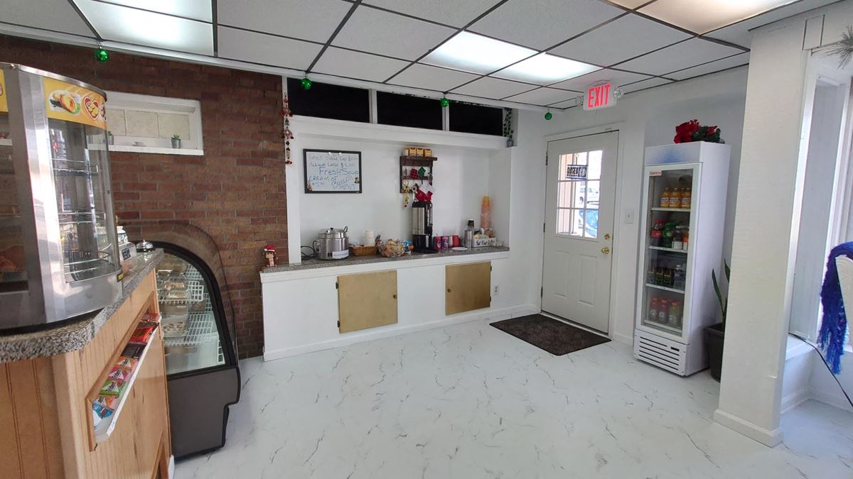 Office/Retail Space For Rent- $1,300/Month