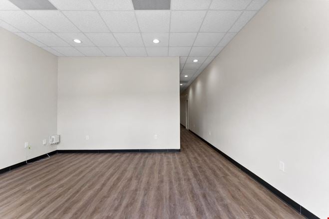 Building 7 - 25533 Richards Rd - Sublease