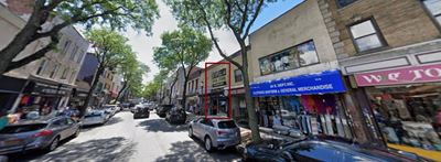 Great Foot Traffic Sign Street Visibility Well Established Pharmacy Retail Store Next To Buses!