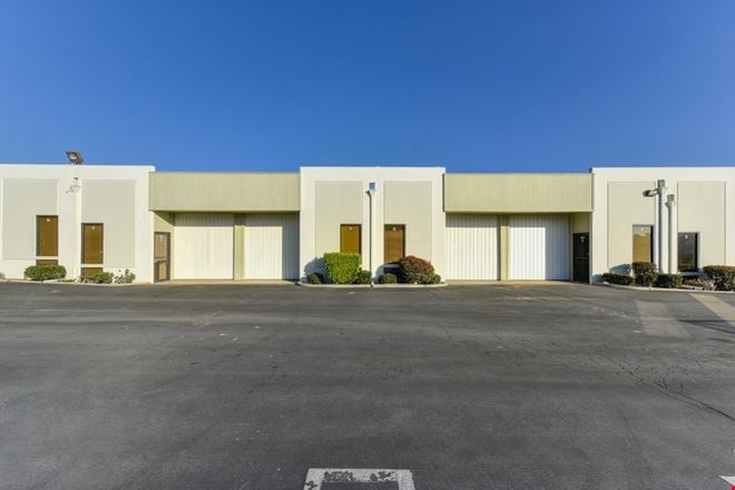 Oak Business Center