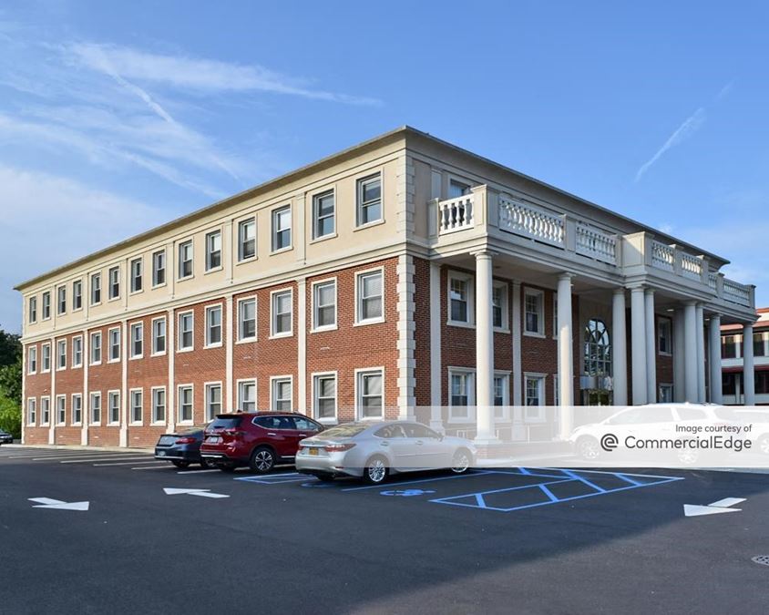 1025 Northern Blvd, Roslyn office Space For Lease