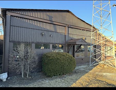 Industrial space for Rent at 6114 Lou St, Unit 1 in Crystal Lake
