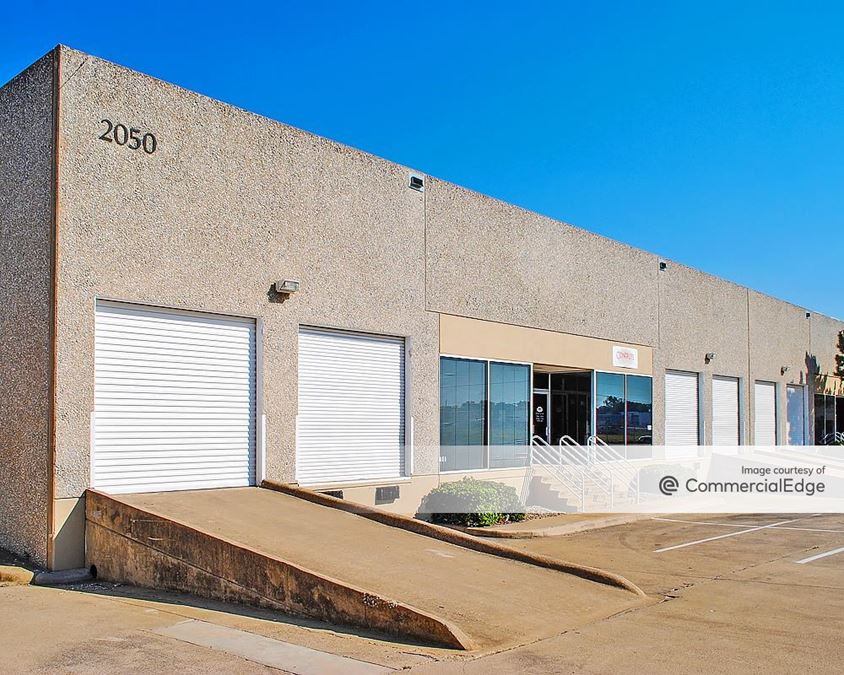 Forest Lane Service Center 2046 Forest Lane, Garland, TX Industrial