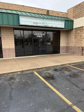 2 Suites available -Strip Center